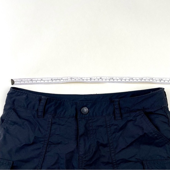 The North Face black Women's Cargo Shorts - Picture 2 of 4